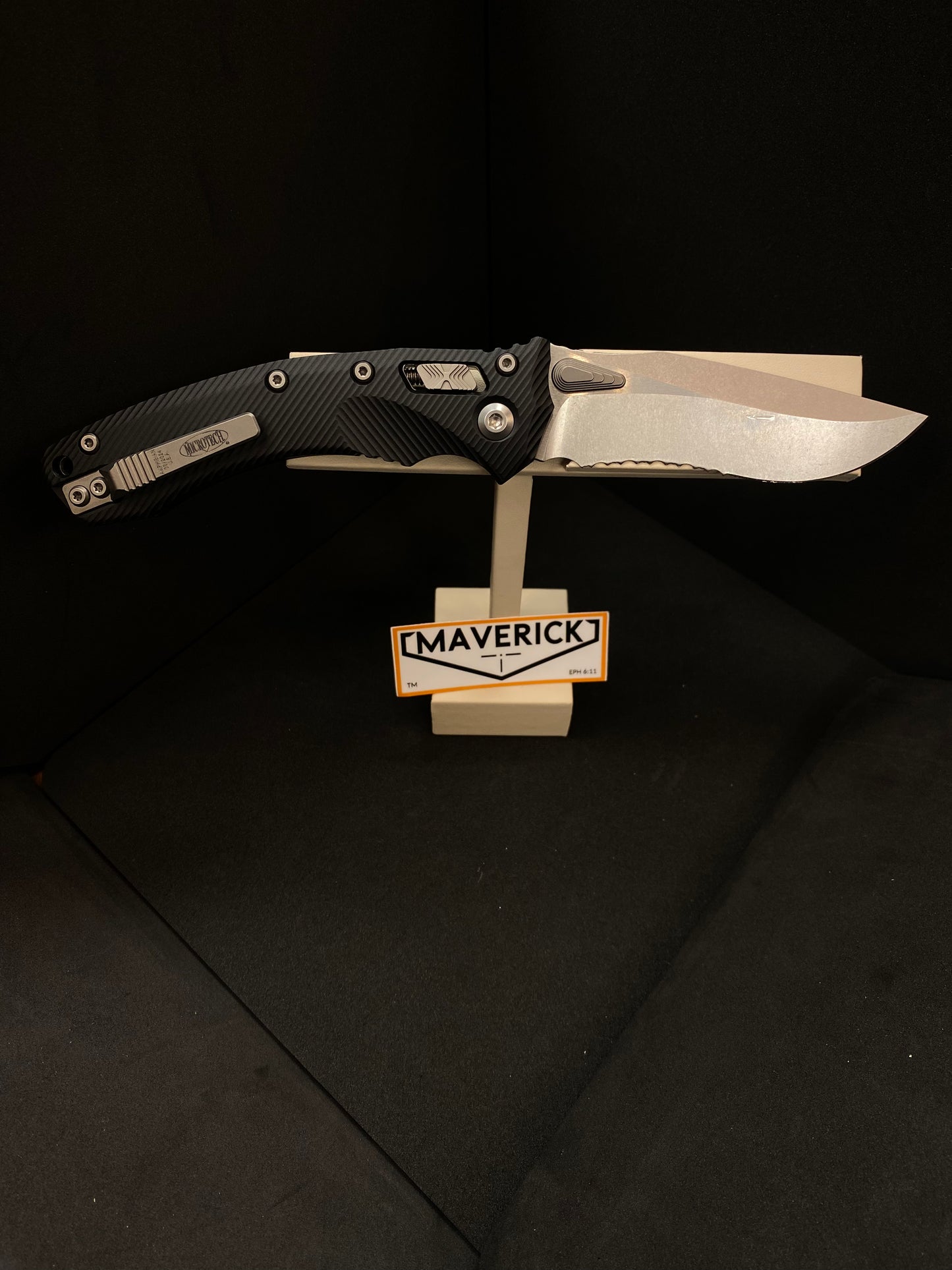 Microtech Amphibian - RAM-LOK S/E Stonewash Partial Serrated Blade Fluted Black Handle