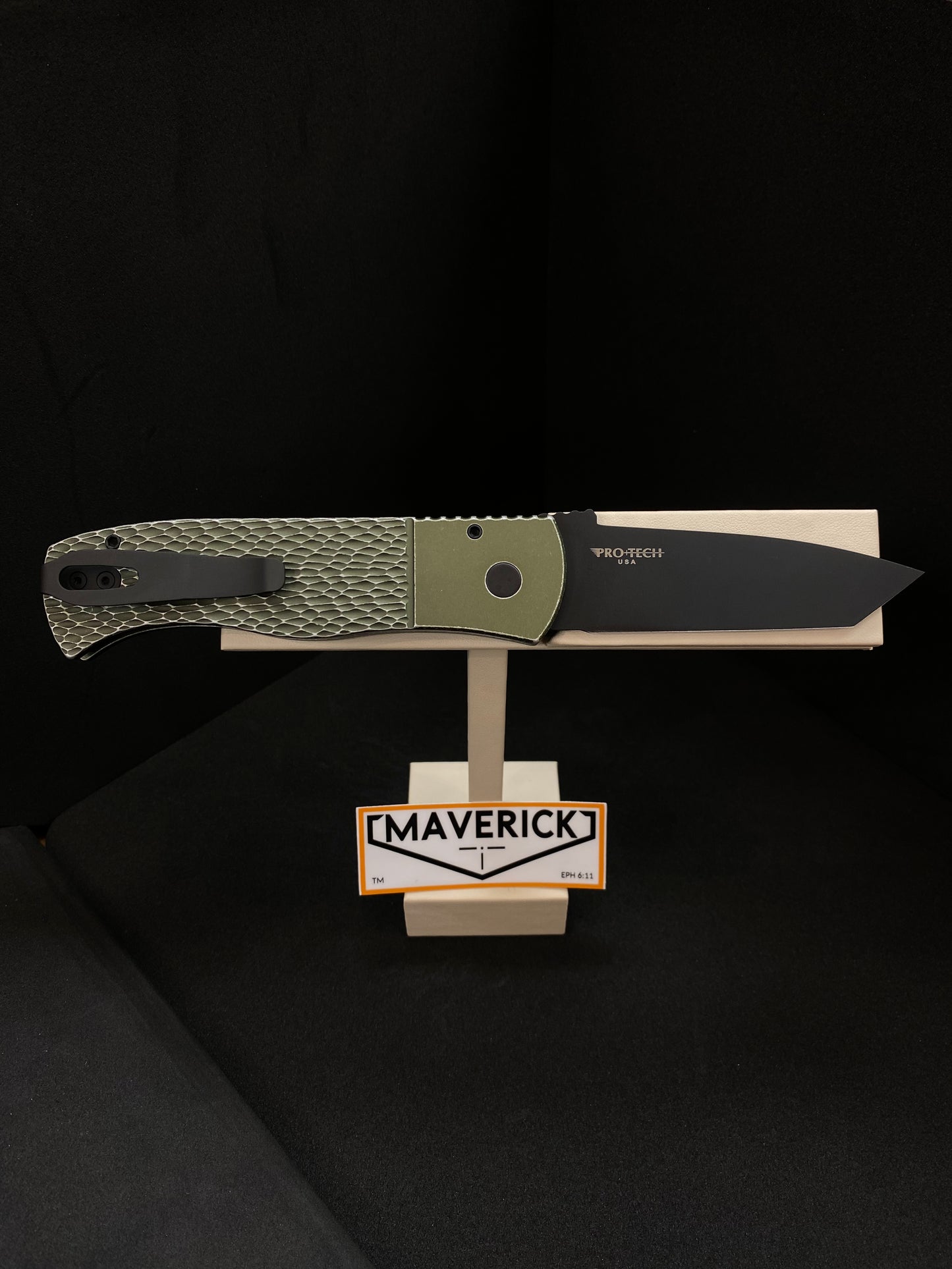 Pro-Tech Emerson - Green "Battle-Worn" Textured Handle, Two-Tone Blade