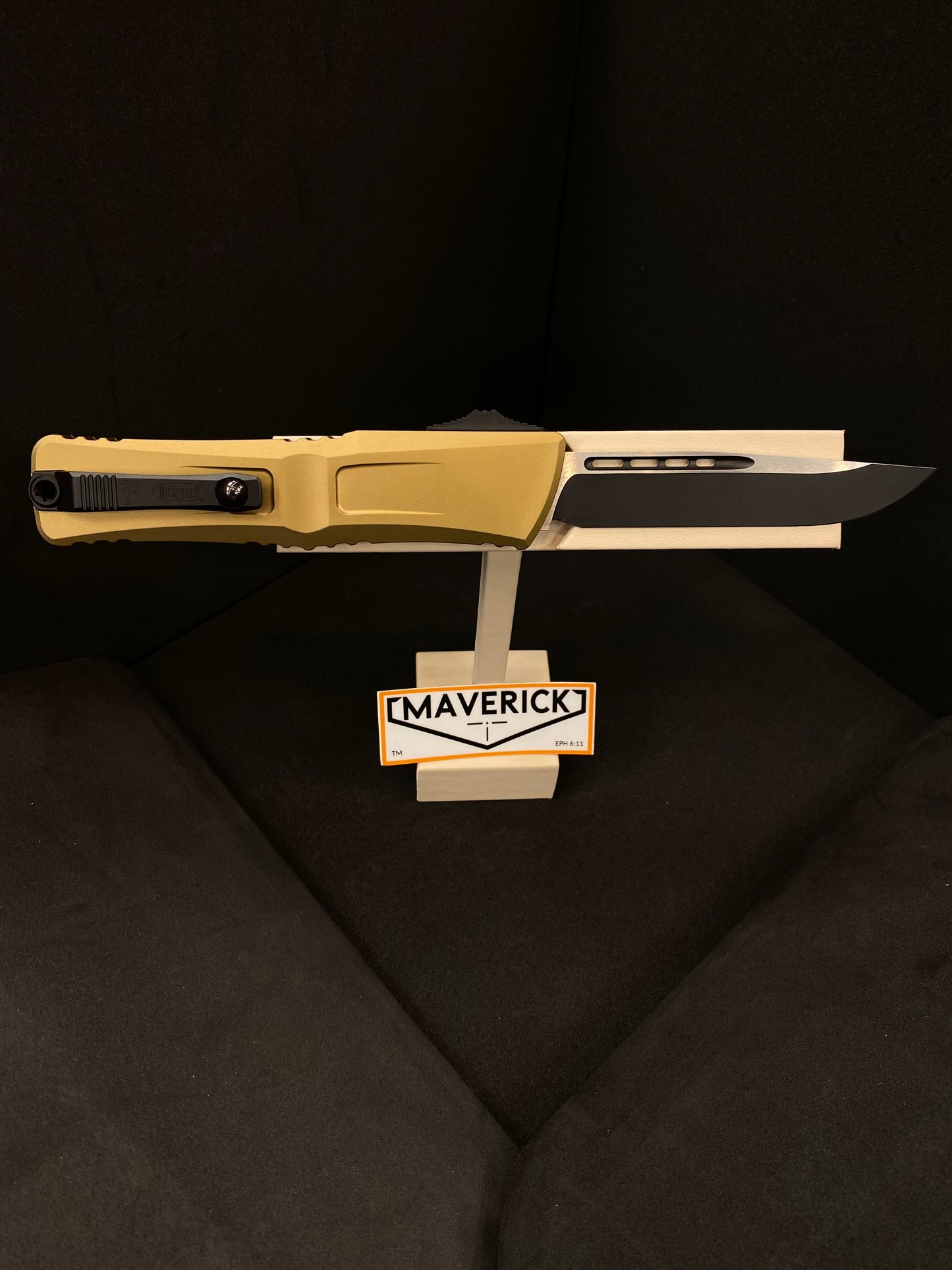 Microtech Combat Troodon - S/E Gen III Tan Standard Black Blade