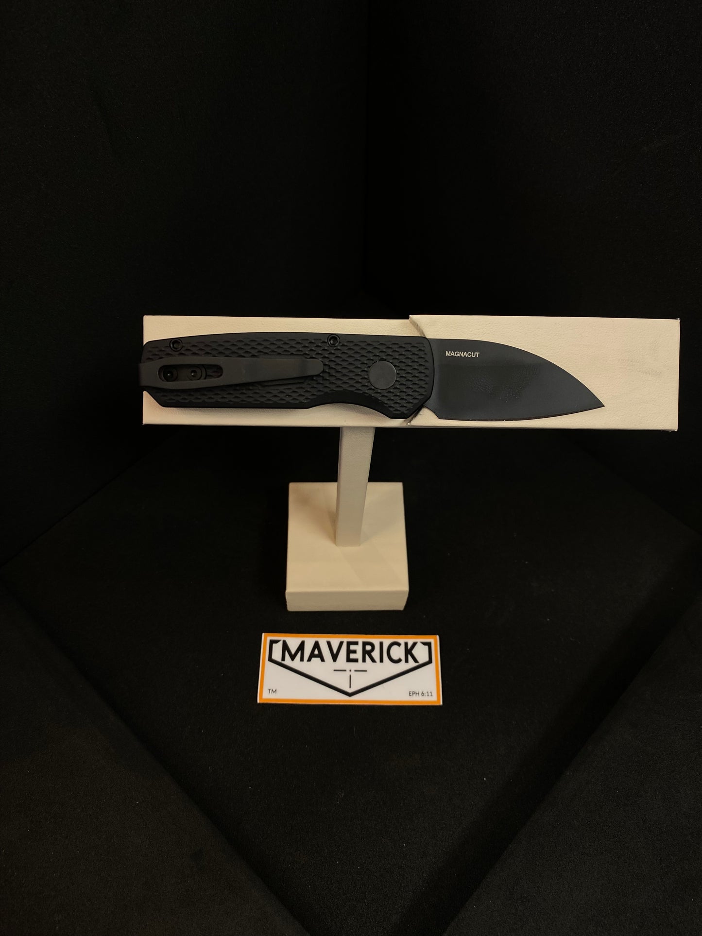 Pro-Tech Runt 5 - Textured Black Handle, DLC Black Blade