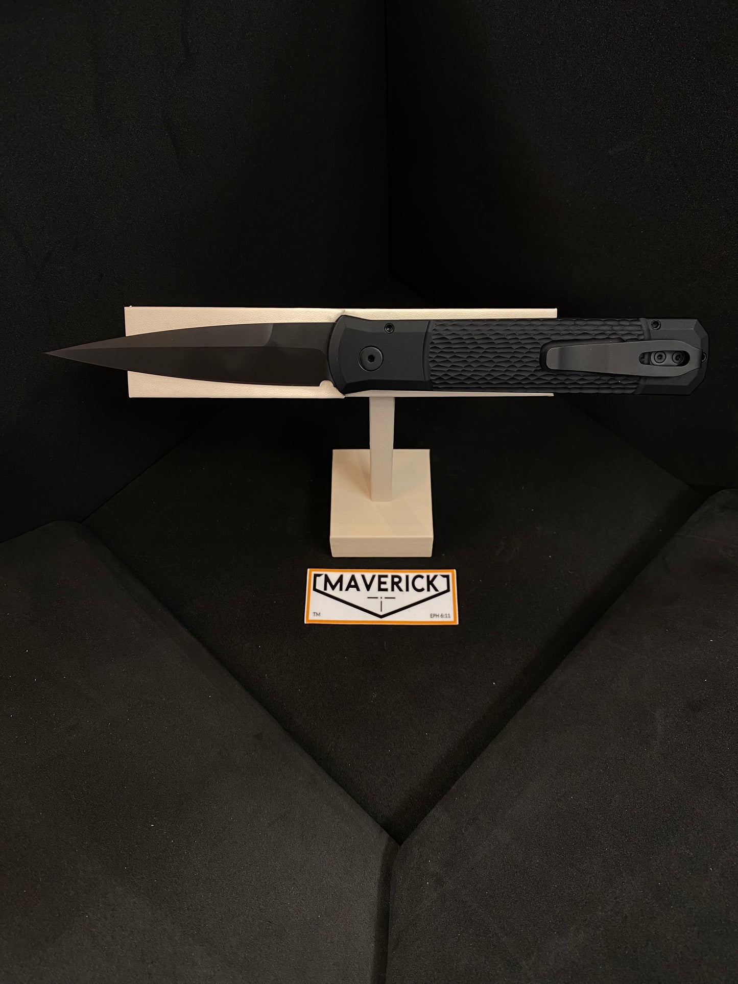 Pro-Tech Godfather - LEFT-HANDED Operator, Jigged Black Handle, DLC Black Blade