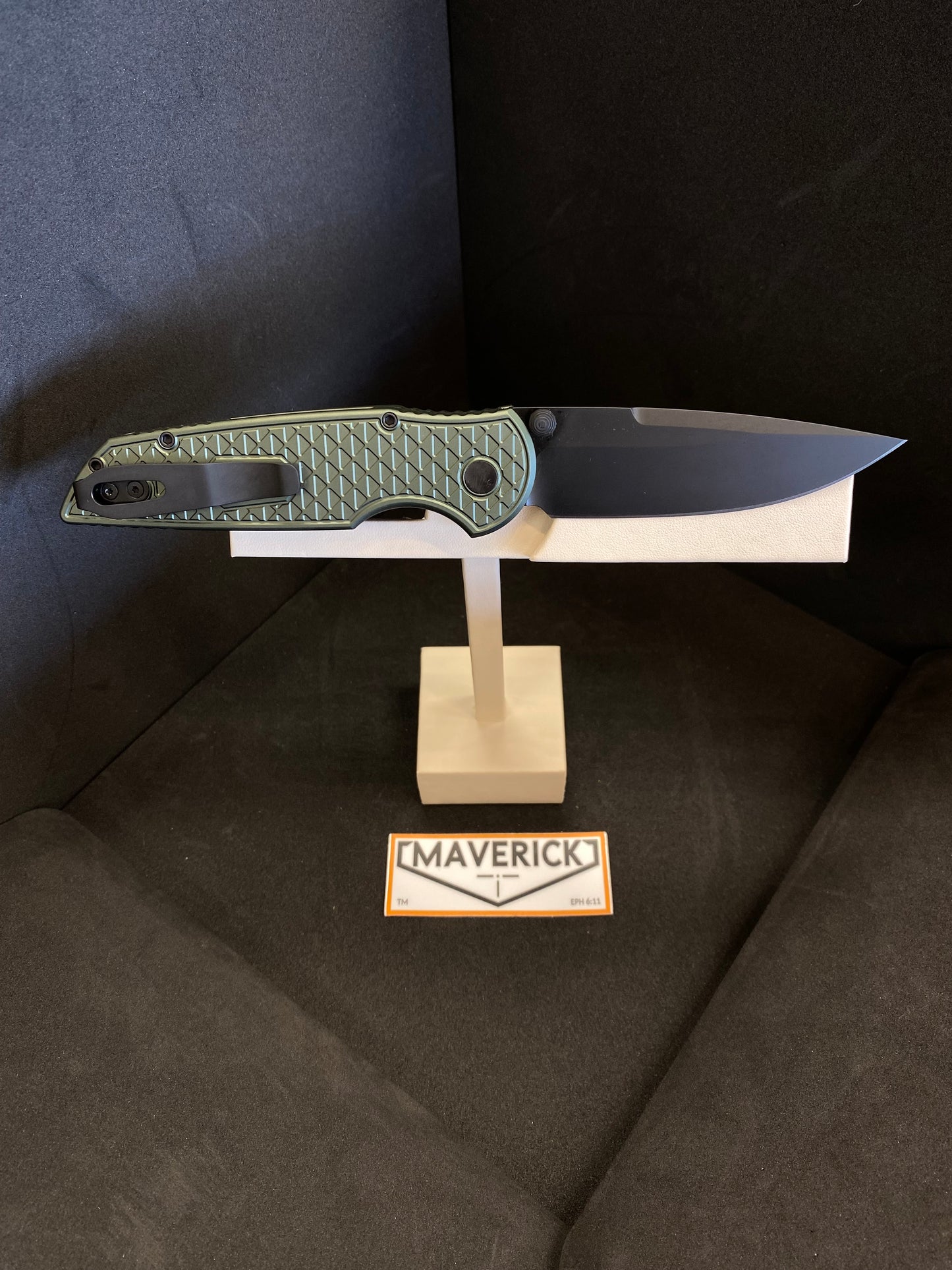 Pro-Tech TR-3 Integrity - Thumbstud, Relic Textured Green Handle, DLC Black Blade