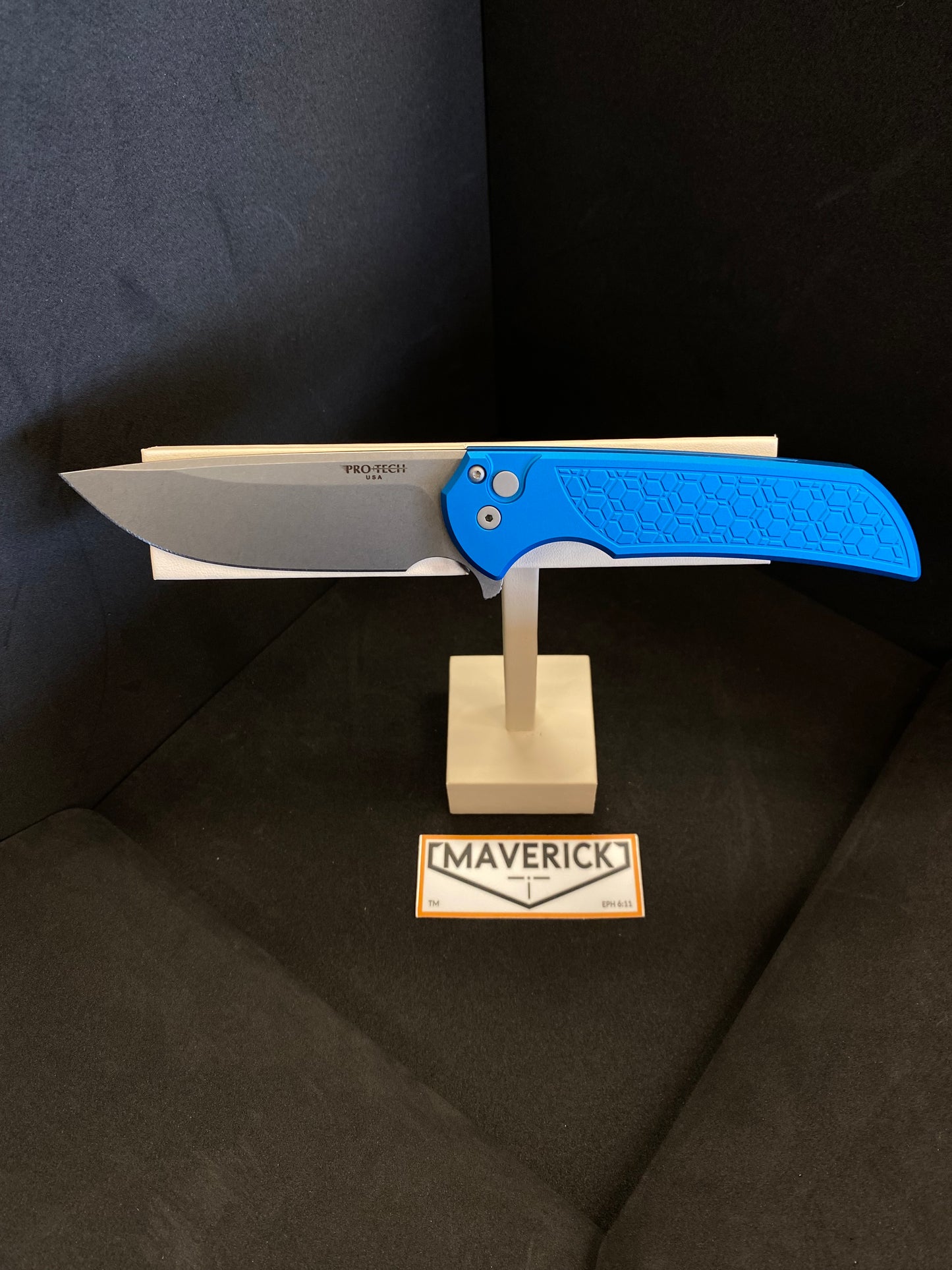 Pro-Tech Mordax - Blue Gridlock Handle, Stonewash Magnacut Blade