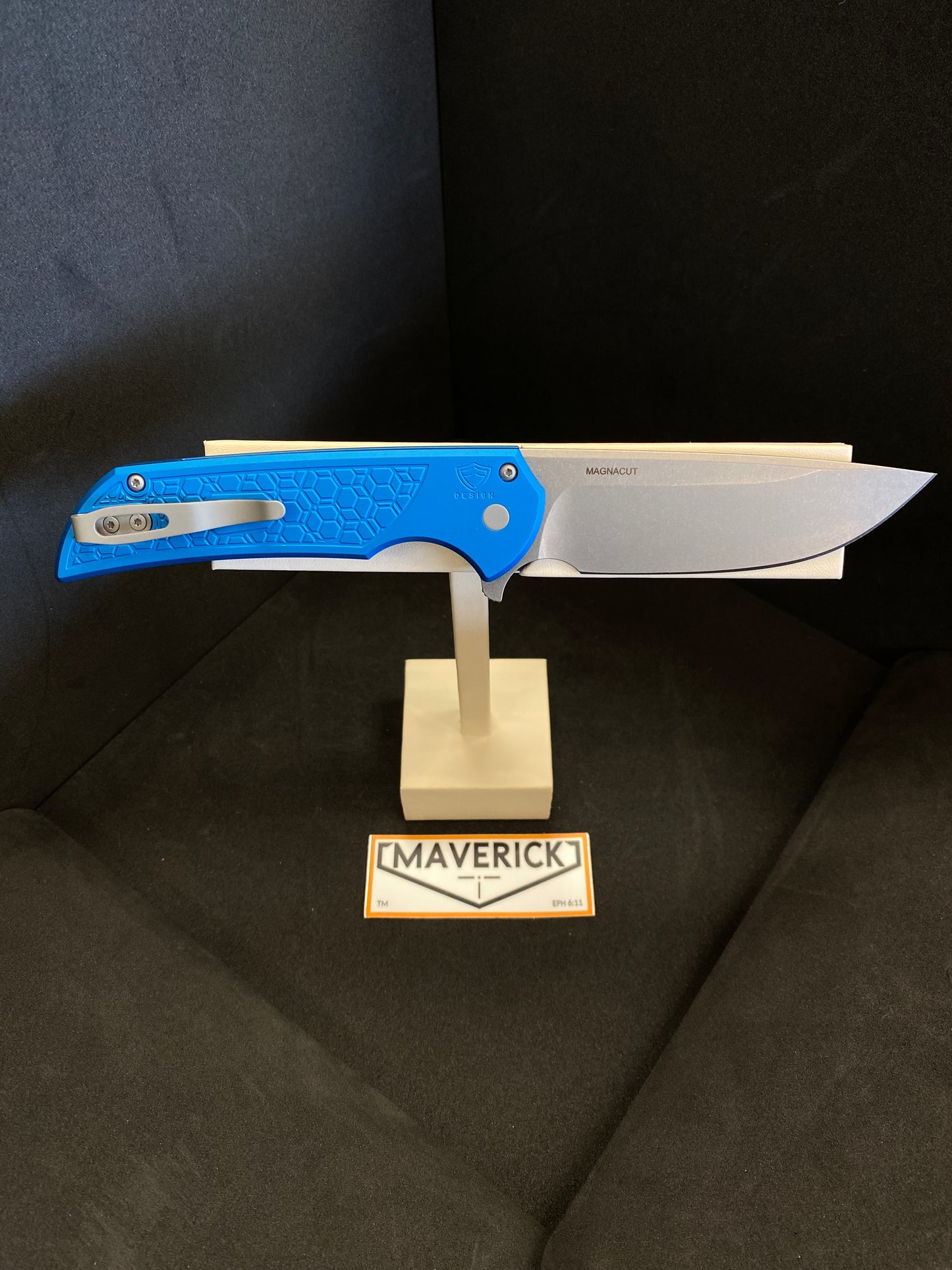 Pro-Tech Mordax - Blue Gridlock Handle, Stonewash Magnacut Blade