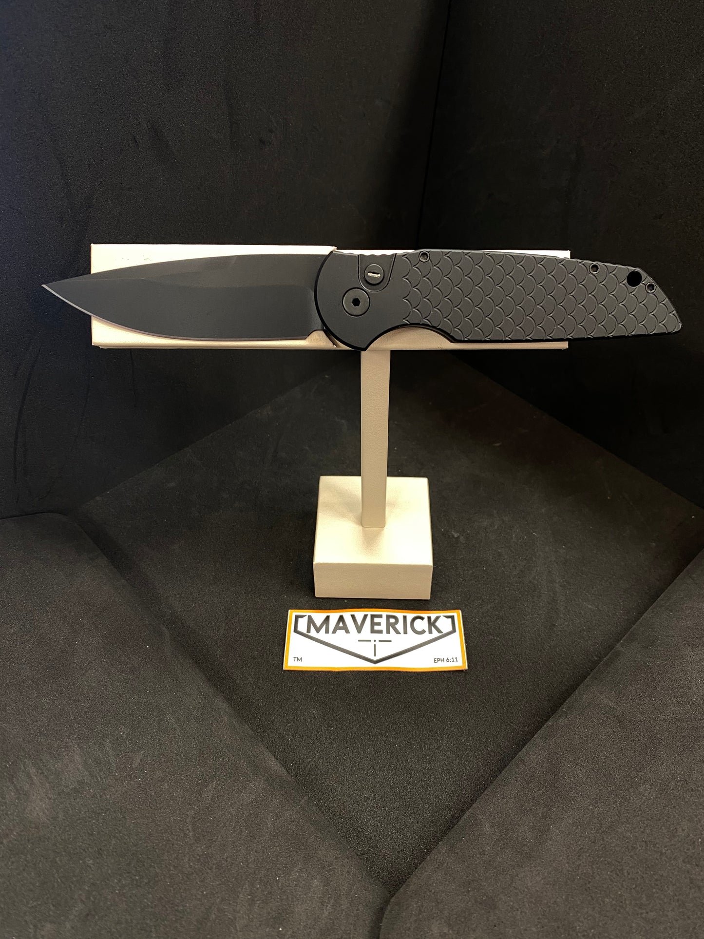 Pro-Tech TR-3 X1 Operator - Auto, Black Fish Scale Handle, Black 154CM Blade, Tritium Button