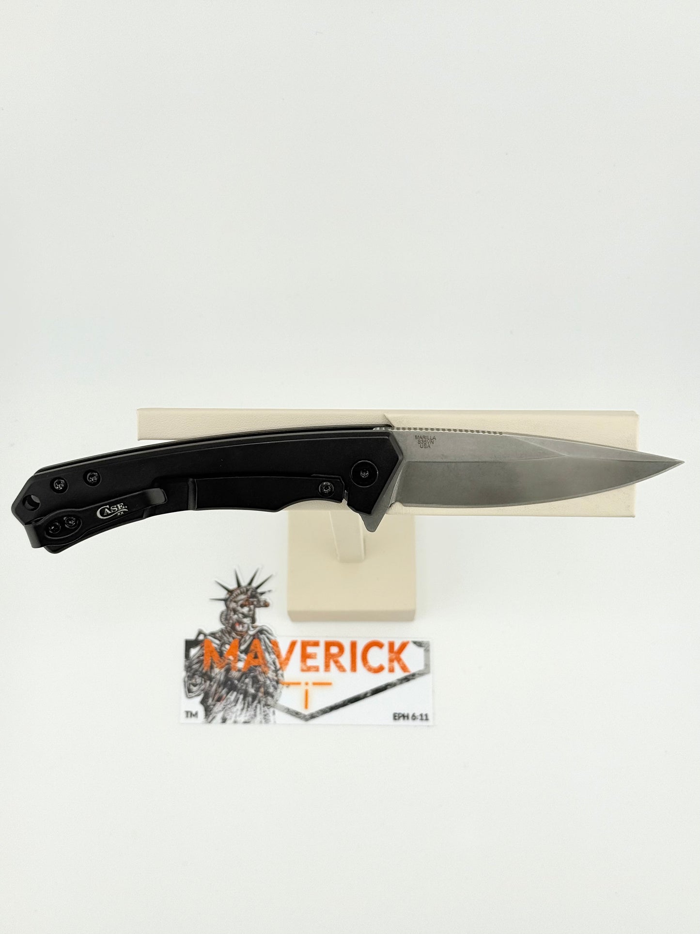 Case Marilla - Black Anodized Aluminum W/ Walnut Wood Inlay S35VN Steel