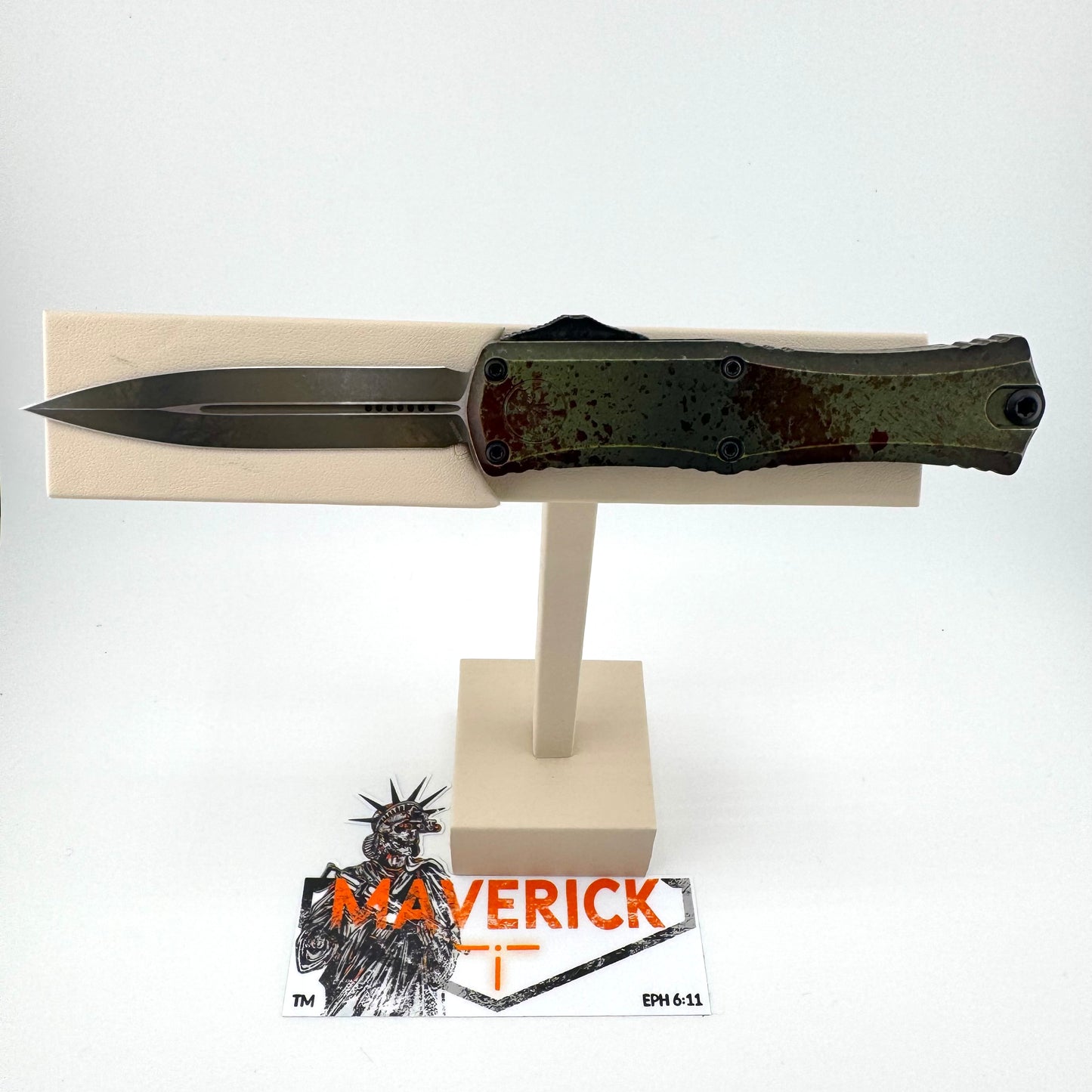 Microtech Hera II Mini - D/E Signature Series Outbreak Deep Engraved