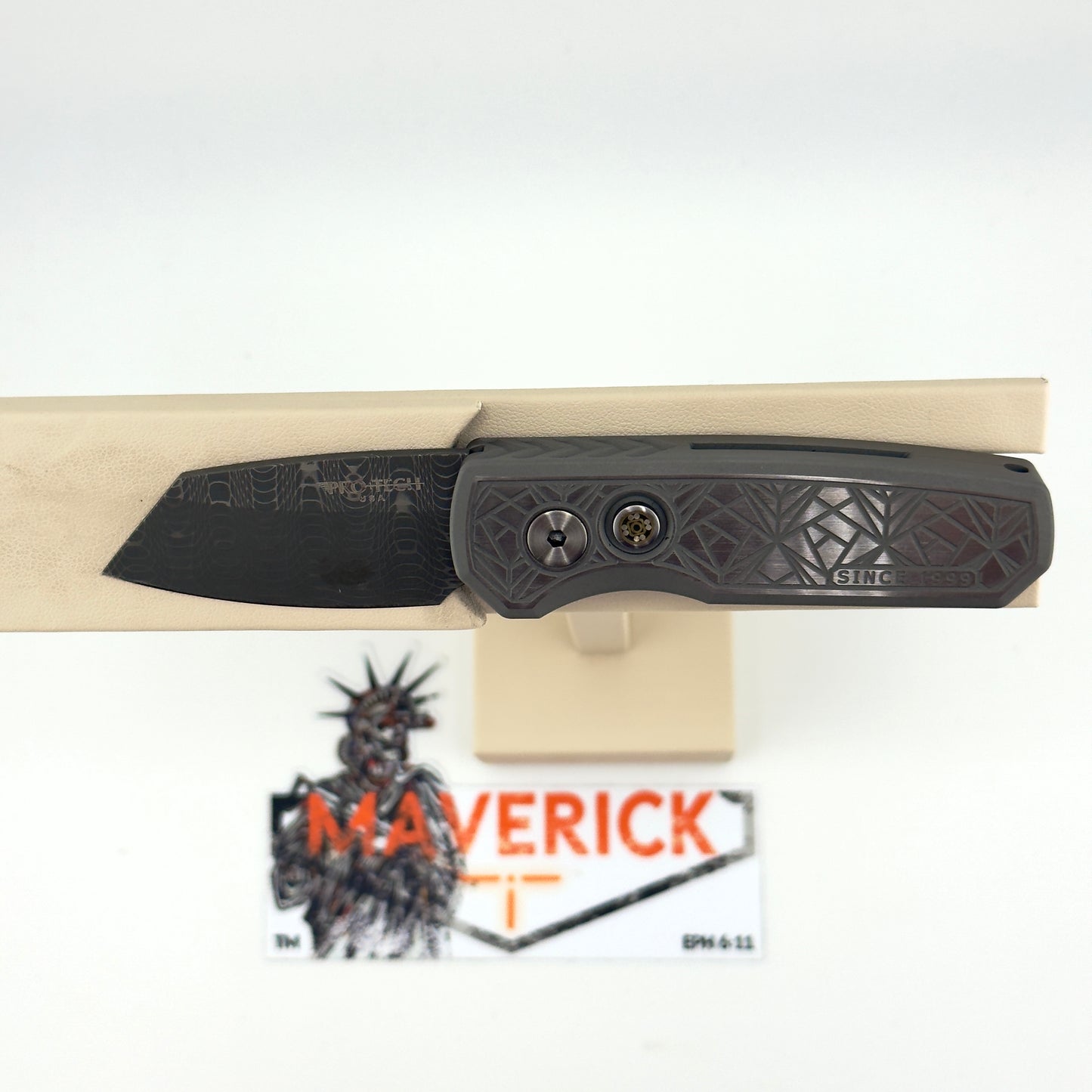 Pro-Tech Runt 5 2024 Nexus Textured Custom 001 Vegas Forge Damascus