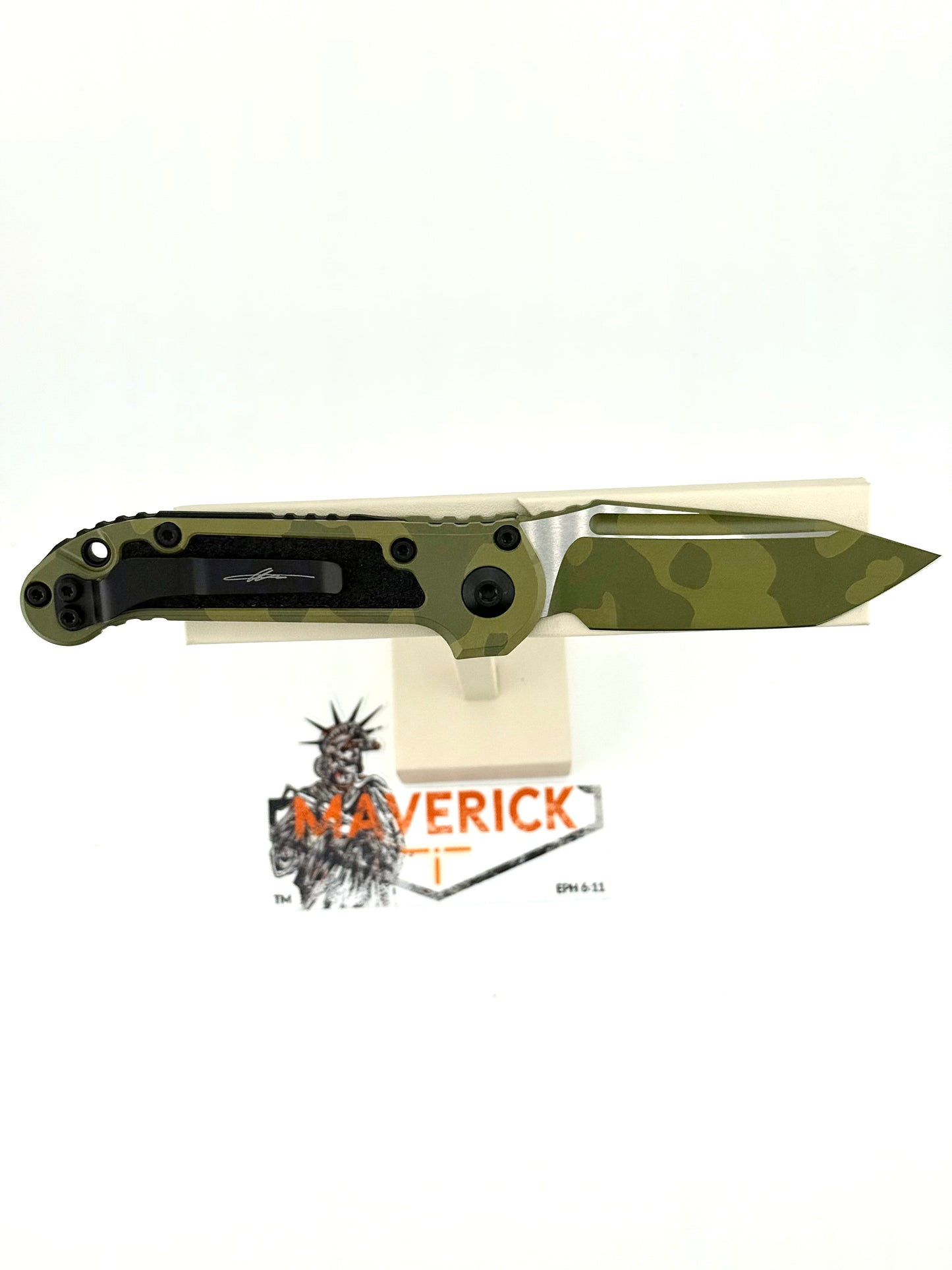 Microtech L.U.D.T - Gen III Signature Series Bazooka Camo Standard, Black Hardware