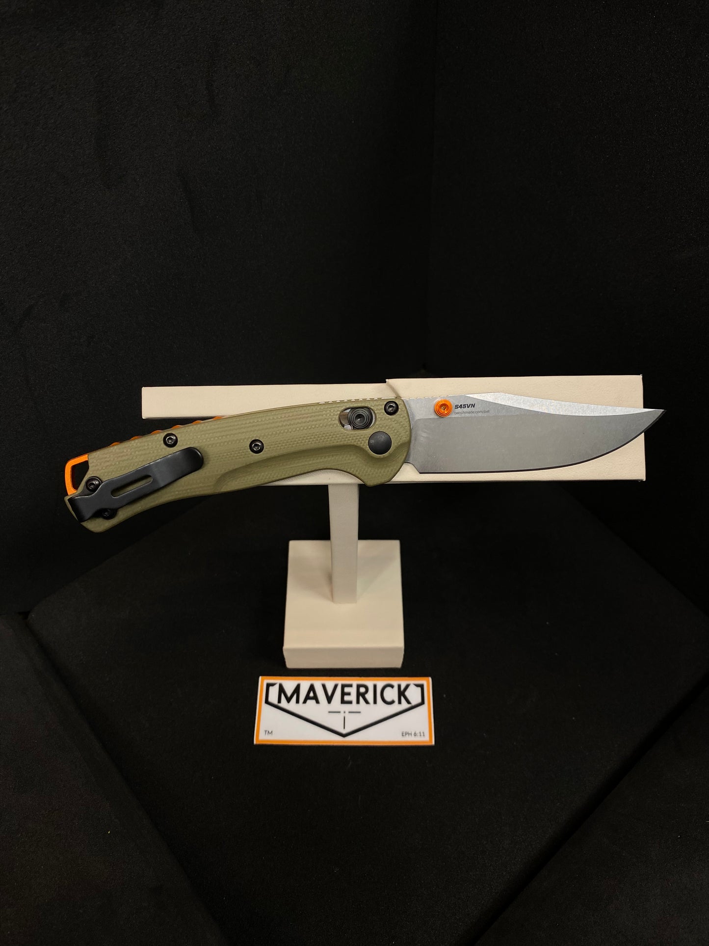 Benchmade Mini Taggedout - CPM-S45VN Manual Open