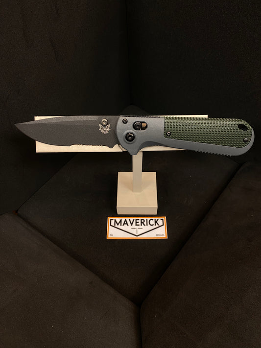 Benchmade Redoubt - CPM-D2 Manual Open