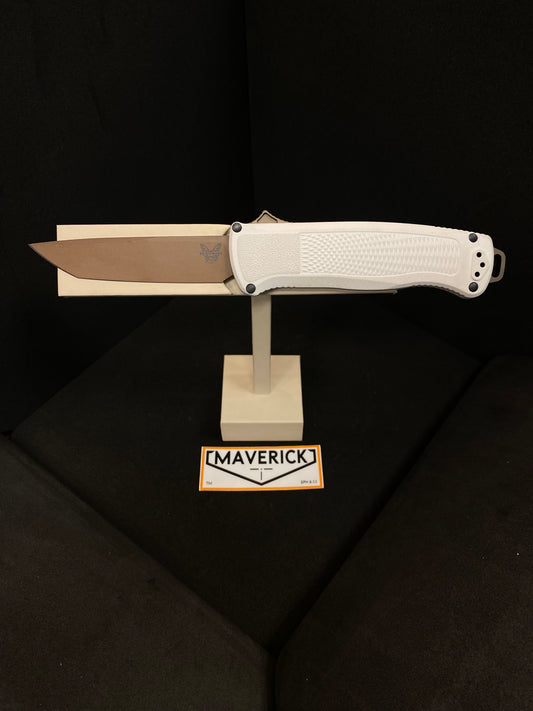 Benchmade Shootout - CPM-Cruwear Auto Open